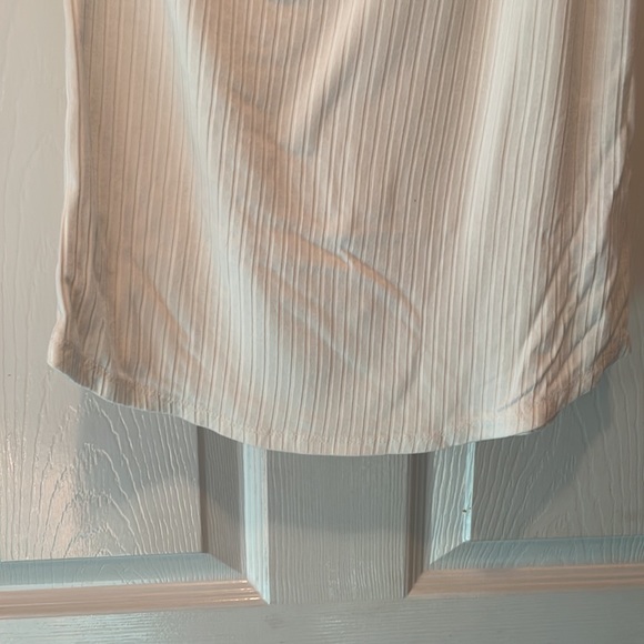 H&M off shoulder shirt, size med - Picture 6 of 6